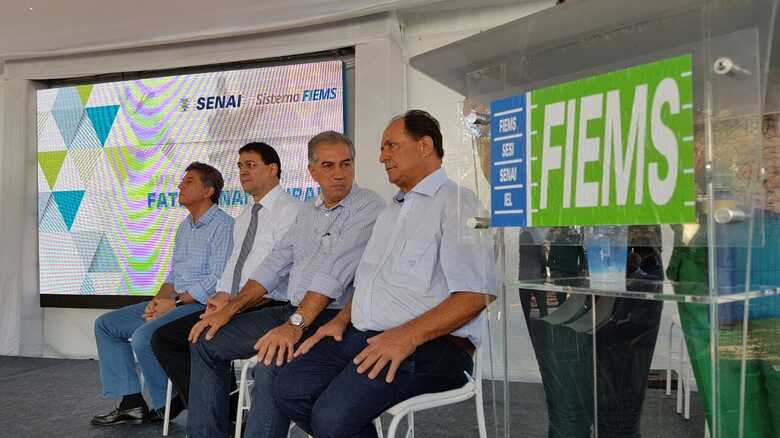 O prefeito de Dourados, Murilo Zauith, o presidente da Fiems, S&eacute;rgio Longem, o governador Reinaldo Azambuja e o deputado Z&eacute; Teixeira