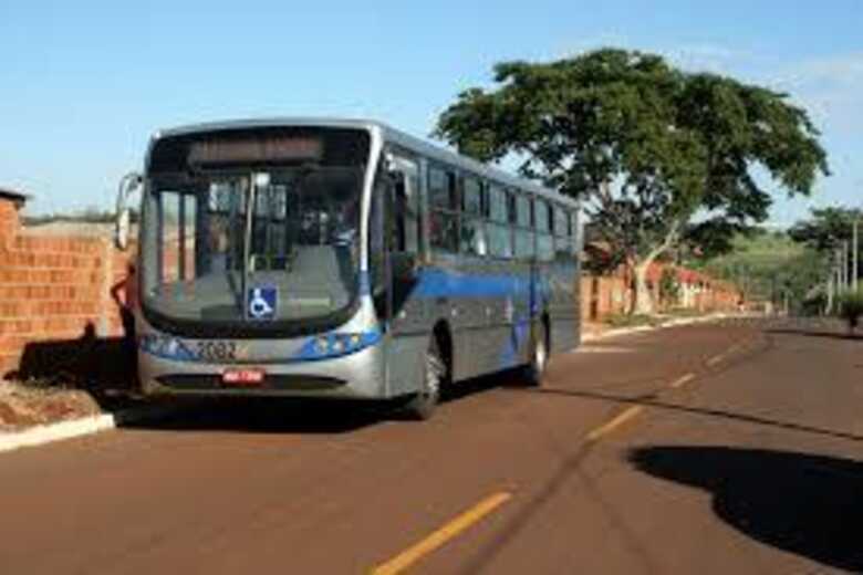 Ônibus que fazia a linha Guaicurus/ Aero Rancho foi apedrejado na manhã de hojhe