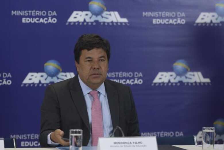 O ministro Mendonça Filho informou que a consulta pública sobre o novo Enem começa no dia 18