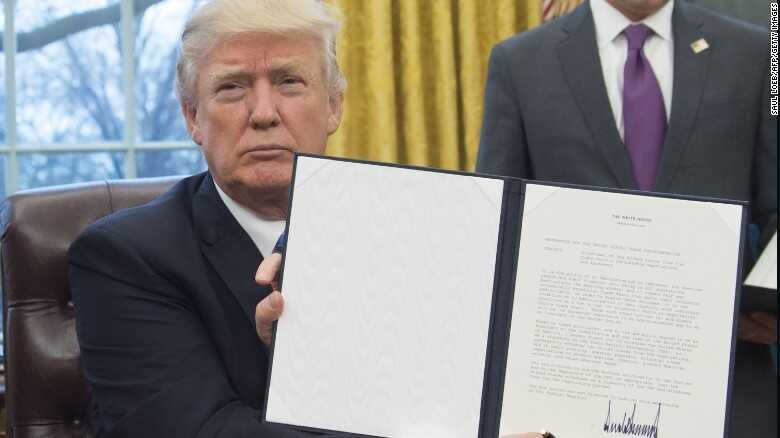 Donald Trump restringiu entrada de imigrantes nos EUA