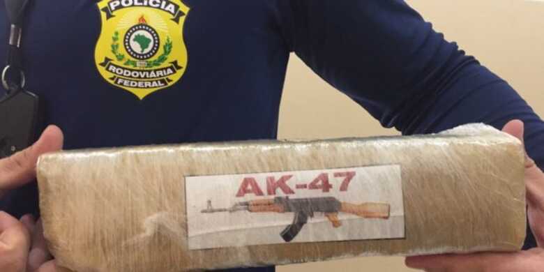 Droga tinha o nome de "AK-47" escrito nos embrulhos