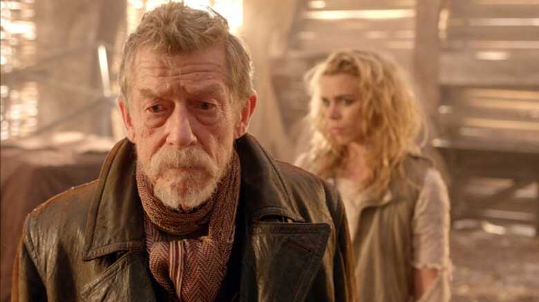John Hurt e Billie Piper em cena do especial 'Doctor Who: Day of the doctor'