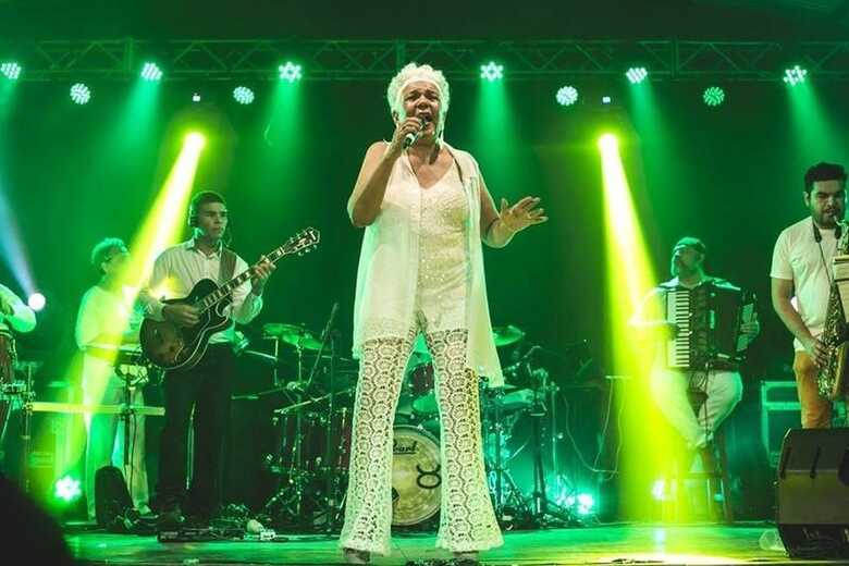 A cantora Loalwa Braz, vocalista do grupo Kaoma