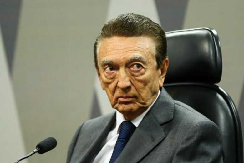 O presidente da CCJ, Edison Lobão, descarta prioridade para o projeto