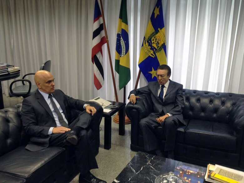 O ministro licenciado da Justi&ccedil;a, Alexandre de Moraes, durante encontro com o presidente da CCJ do Senado, Edison Lob&atilde;o (PMDB-MA); comiss&atilde;o &eacute; respons&aacute;vel por sabatinar o nome indicado para vaga no Supremo