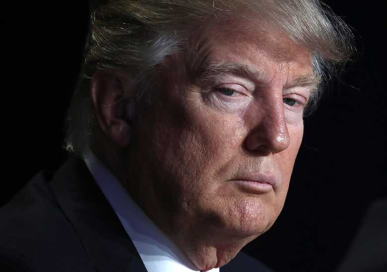Trump repudia ordem de juiz