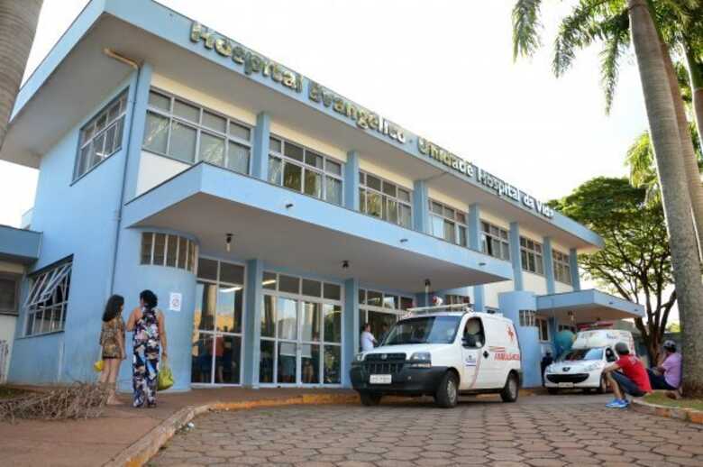 Jovem segue internado no Hospital da Vida, em Dourados