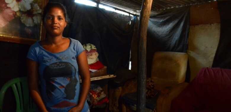 Jéssica da Silva, 23, tem três filhos e teve o Bolsa Família cortado porque as crianças deixaram de frequentar a escola: "Não tinha vaga, o que ia fazer?"