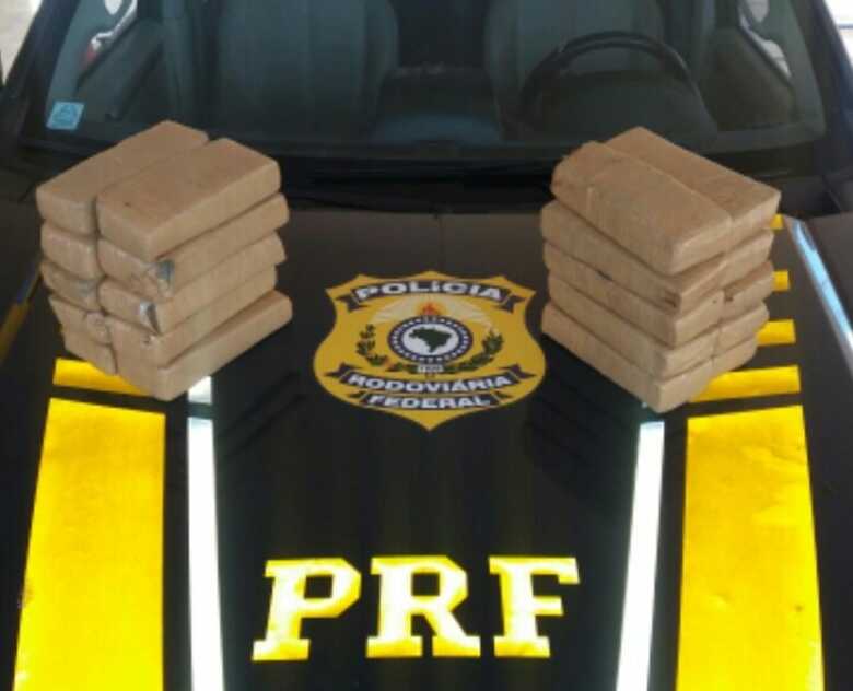 Jovem de 20 anos estava transportando a droga em uma mochila