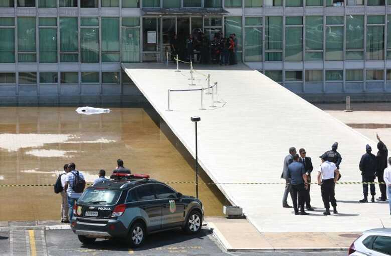 Pol&iacute;cia investiga o caso