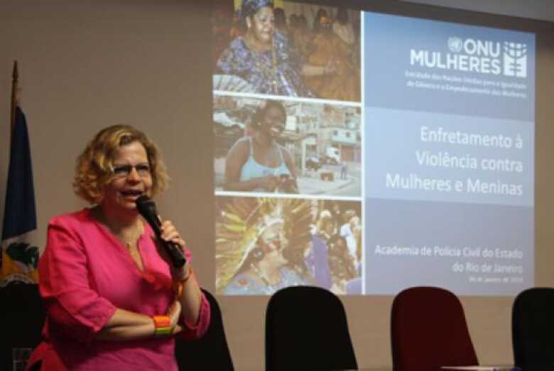 A  médica  Nadine  Gasman é a representante  da  ONU  Mulheres  no  Brasil