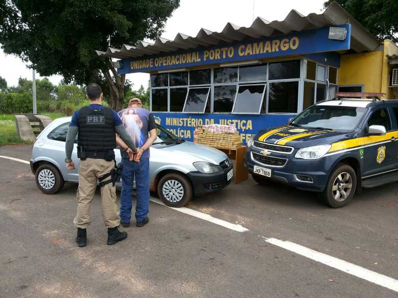 Condutor. de 40 anos, foi preso em flagrante
