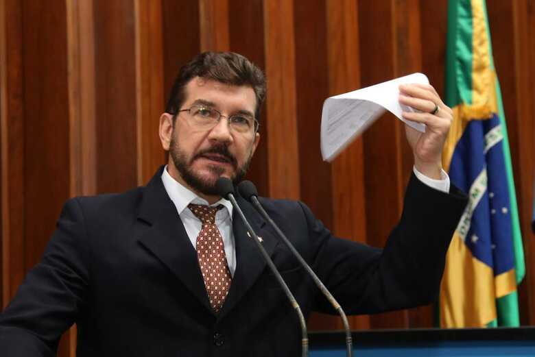 Deputado estadual Pedro Kemp (PT) na tribuna