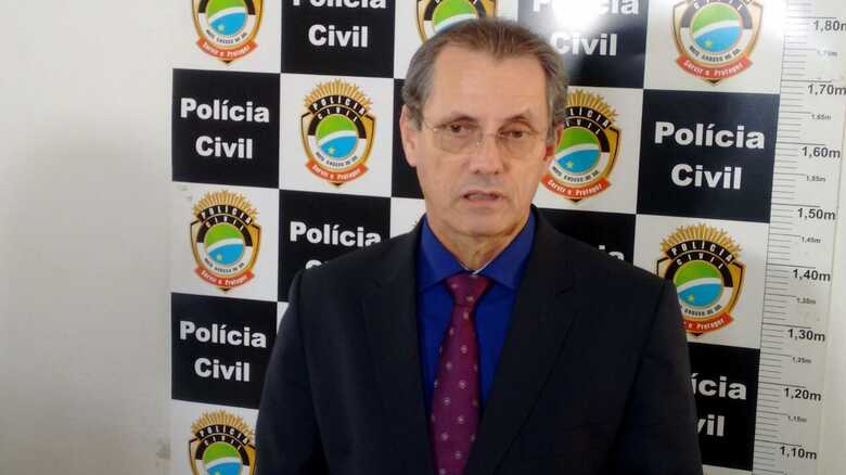 Delegado Lauretto durante coletiva na DPCA