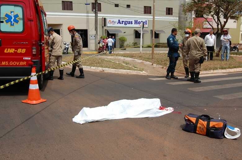 Adolescente de 15 anos morreu atropelado por ônibus