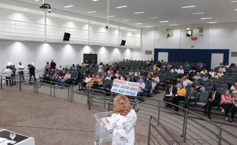 O pr&eacute;dio da antiga Rodovi&aacute;ria tem 236 salas comerciais