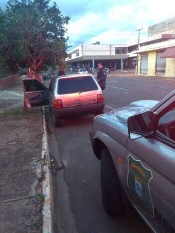 Veículo furtado encontrado na região do Bairro Amambaí