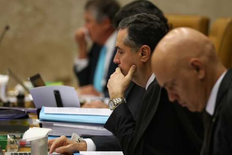 O ministro Luís Roberto Barroso durante julgamento de habeas corpus do ex-presidente Lula