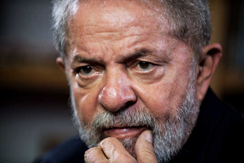 Lula está preso na Superintendência da Polícia Federal em Curitiba desde o dia 7 de abril