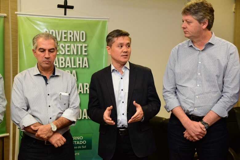 Governador Reinaldo Azambuja, Mauricio Saito e secretário Jaime Verruck