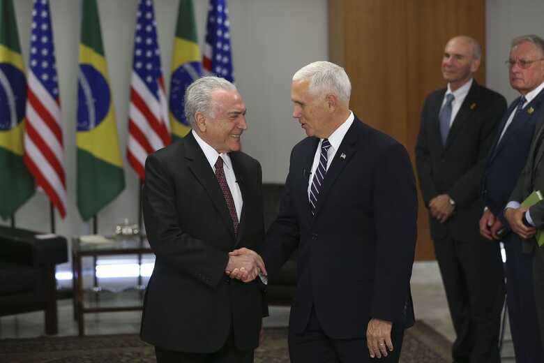 O presidente Michel Temer recebe o vice-presidente dos Estados Unidos, Mike Pence no Palácio do Planalto
