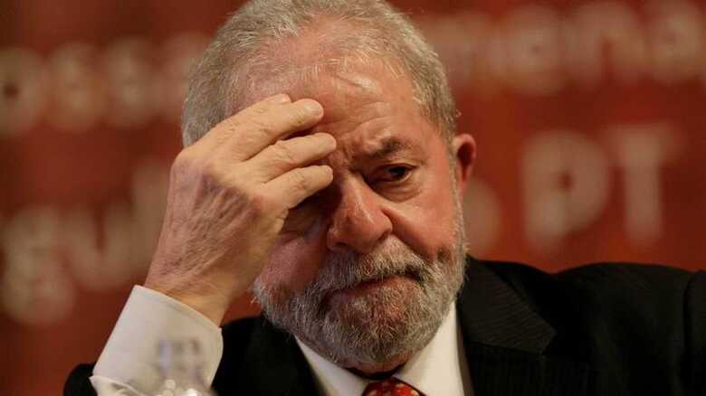 O ex-presidente está preso na Superintendência da Polícia Federal em Curitiba