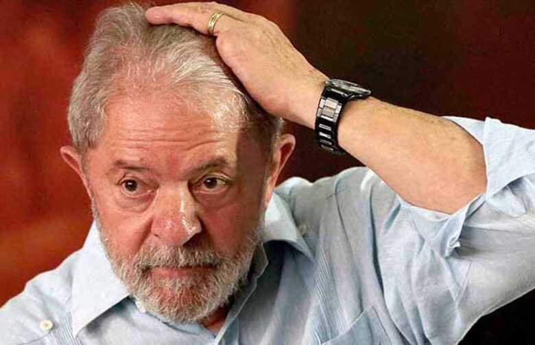 Lula foi condenado a 12 anos e um mês de prisão pelos crimes de corrupção e lavagem de dinheiro