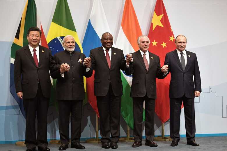 Presidente Temer junto com os presidentes da Rússia, Índia, China e África do Sul.