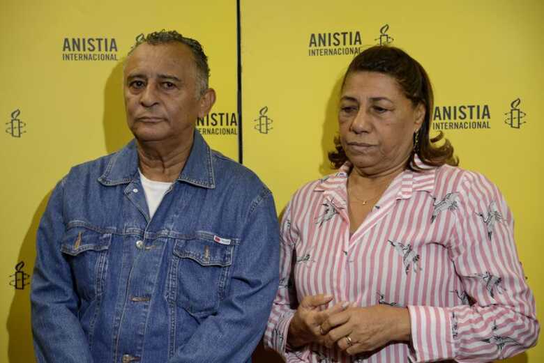 Antônio e Marinete, pais de Marielle, durante evento promovido pela Anistia Internacional