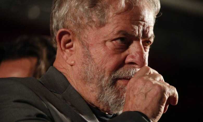 Lula é pré-candidato, mas pode ser barrado pela Lei da Ficha Limpa