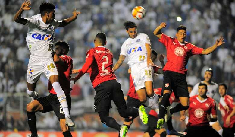 O jogo terminou empatado em 0 a 0, resultado que eliminou o Santos