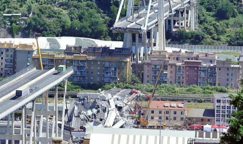 Viaduto desabou na cidade de Gênova, na Itália, deixando vários mortos
