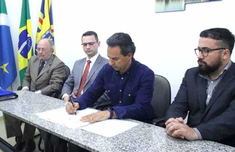 Servidores que ocupam cargos comissionados deverão declarar se possuem pessoas com parentesco dentro a prefeitura