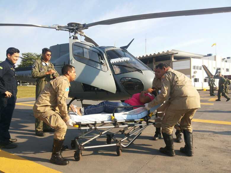 A região onde a jovem se feriu é de difícil acesso por isso foi necessário o acionamento do Esquadrão de helicópteros da Marinha