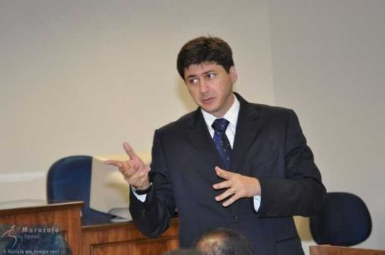 “O que não pode é o presidente da audiência não ter suas ordens acatadas”, disparou o juiz Marcus Vinicius de Oliveira Elias