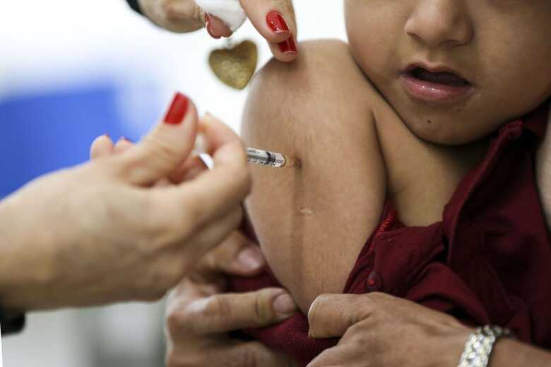 Crianças de 1 a menores de 5 anos precisaram ser vacinadas