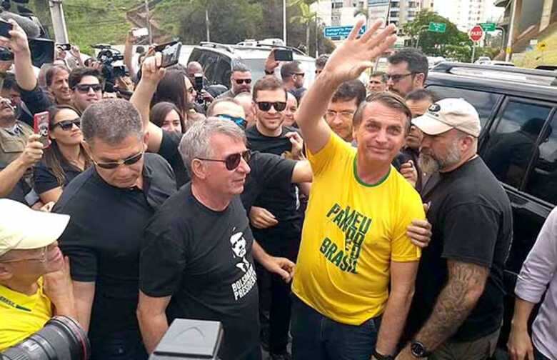 Jair Bolsonaro foi atingido por um golpe de faca