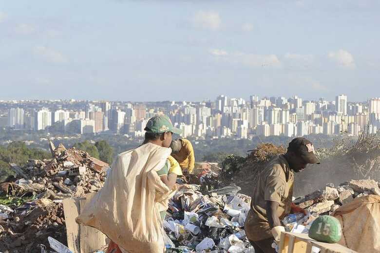 18% de todos os resíduos produzidos no país e estão sendo depositados sem nenhum tipo de cuidado
