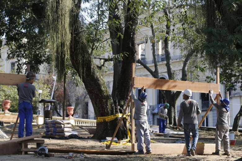 Parcialmente destruído depois do incêndio em 2 de setembro, o Museu Nacional do Rio perdeu 90% do acervo que mantinha