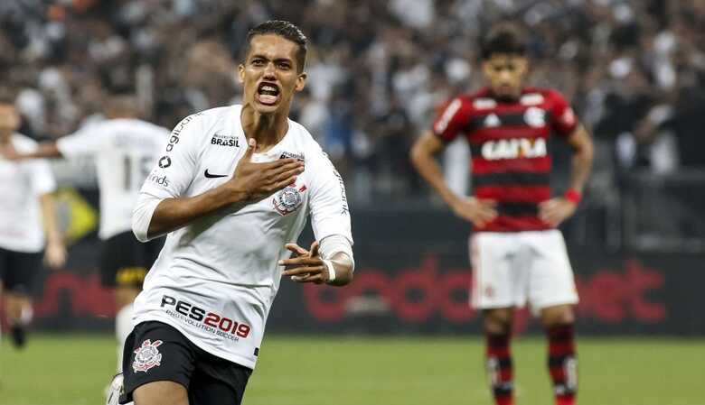 Pedrinho marcou o gol da vitória e da classificação do Corinthians