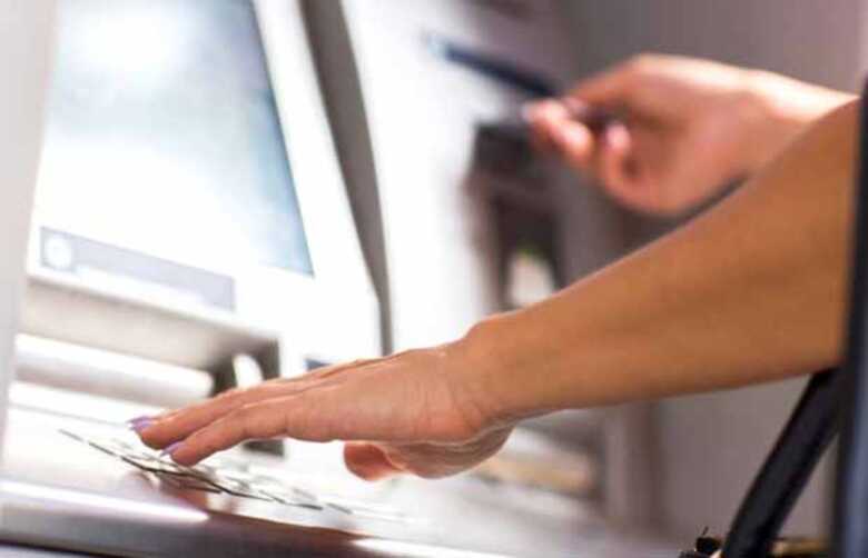 A folha salarial contempla aproximadamente 24 mil servidores