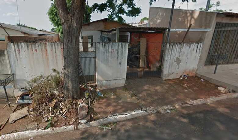 Casa fica localizada na rua Anani, no bairro das Moreninhas II
