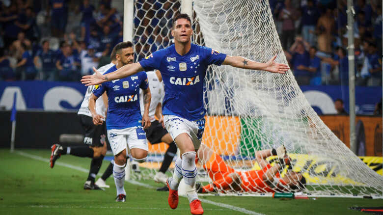 O Cruzeiro se torna campeão se vencer ou empatar por qualquer resultado.