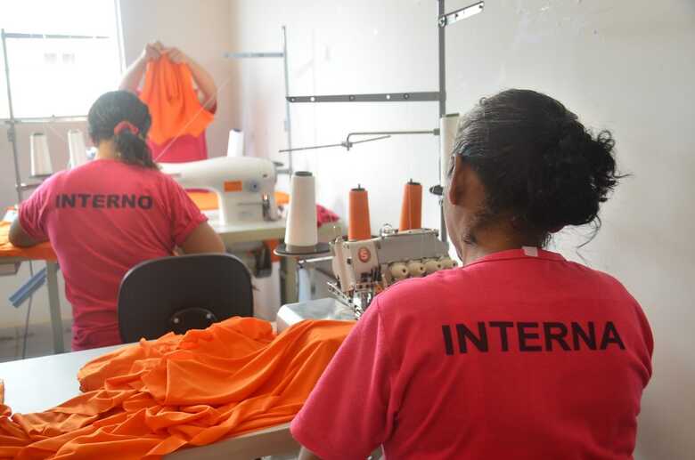 As primeiras unidades prisionais a receber o material serão femininas.