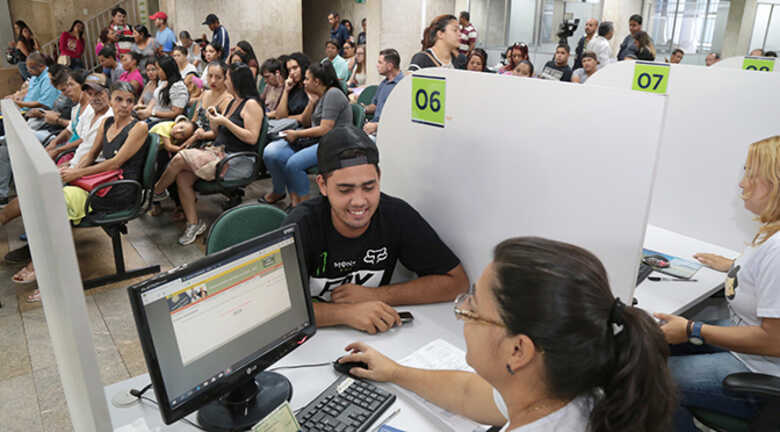 Os candidatos que forem aprovados, a empresa irá oferecer auxílio creche, plano de saúde/odontologia e salário fixo, além de gratificações