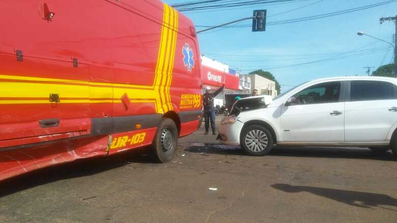 Condutor do carro de passeio disse que ouviu a sirene, mas não conseguiu identificar de onde vinha o som