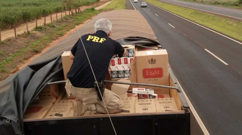 O veículo e o contrabando foram encaminhados para a Receita Federal de Campo Grande/MS