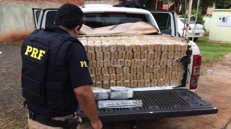 Homem declarou que levaria a droga até Uberaba, no estado de Minas Gerais