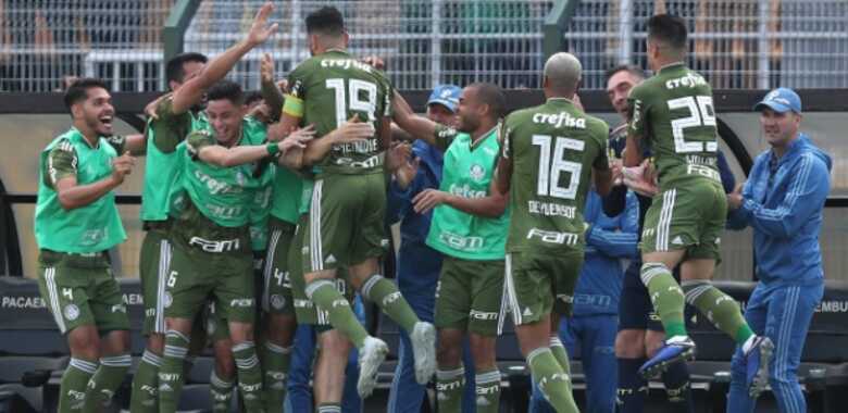 O líder Palmeiras entra em campo às 20h45 (de MS)