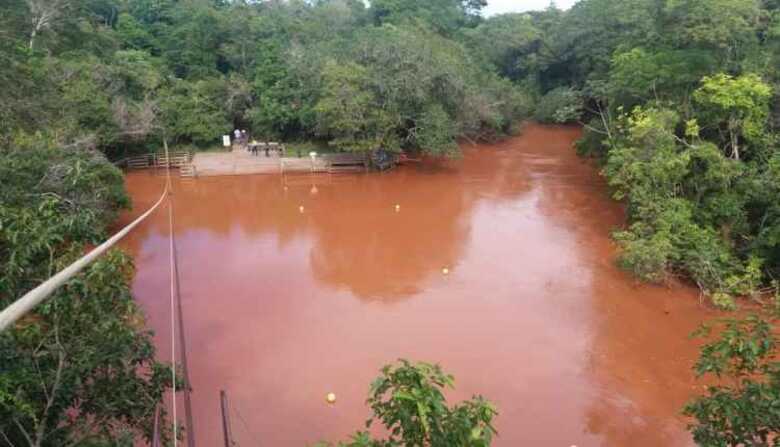 Depois da chuva, a correnteza do rio ficou intensa e o balneário teve que ser interditado